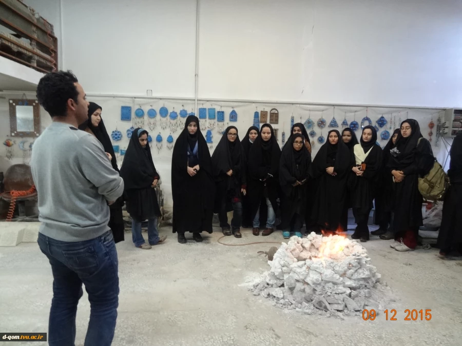 بازدید دانشجویان از کارگاه صنایع دستی و سرامیک در هفته پژوهش 2