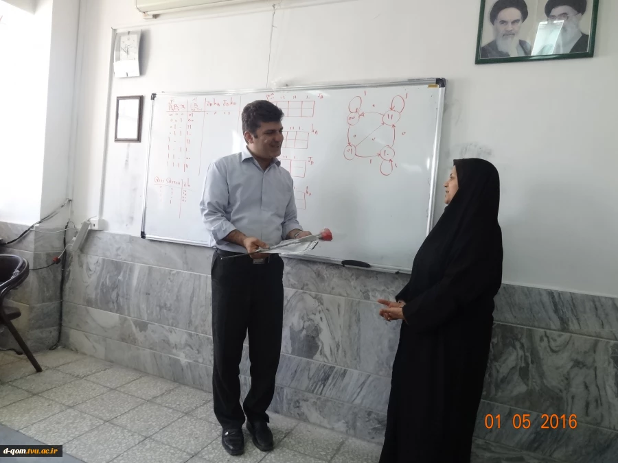 تجلیل از مقام استاد در آموزشکده فنی دختران قم  4