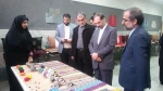 بازدید معاون هماهنگی امور زائرین استاندار قم از محصولات هنری دانشجویان آموزشکده فنی و حرفه ای. 3
